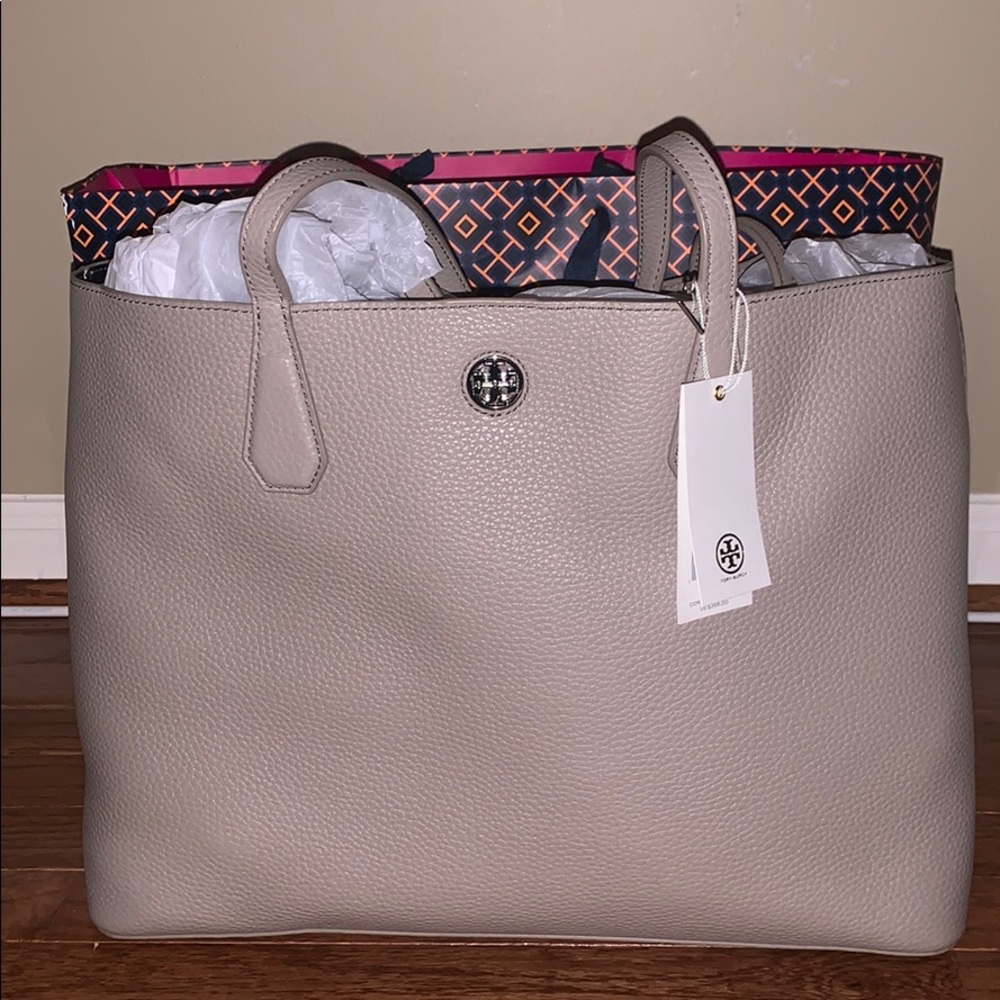 NWT Beautiful soft leather tote.